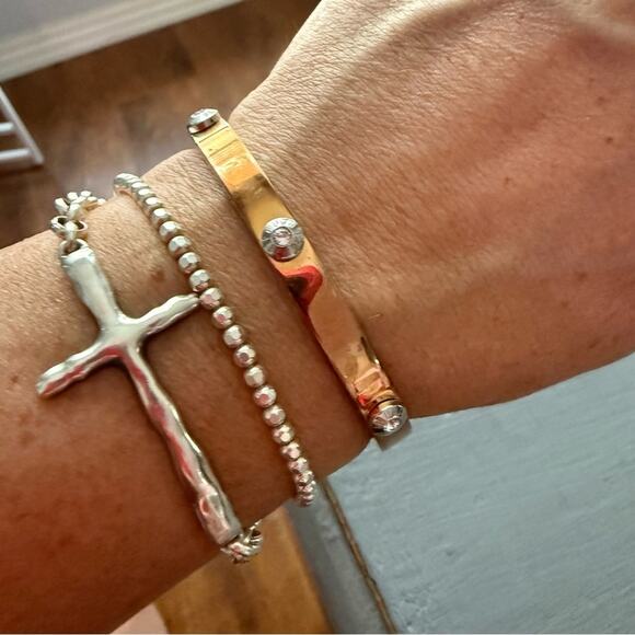 Henri Bendel Hinged Rose Gold bangle Bracelet - Picture 11 of 12